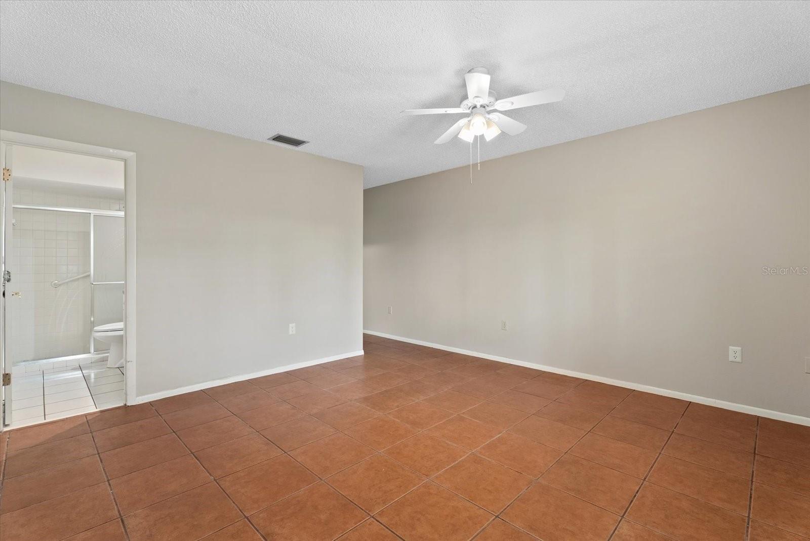 1507 N KNOLLWOOD DR — photo 22