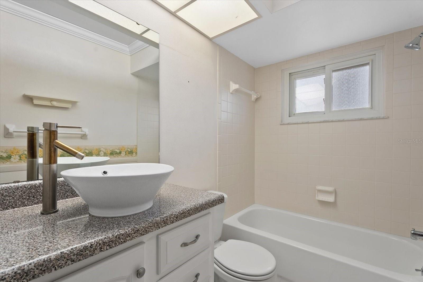 1507 N KNOLLWOOD DR — photo 5