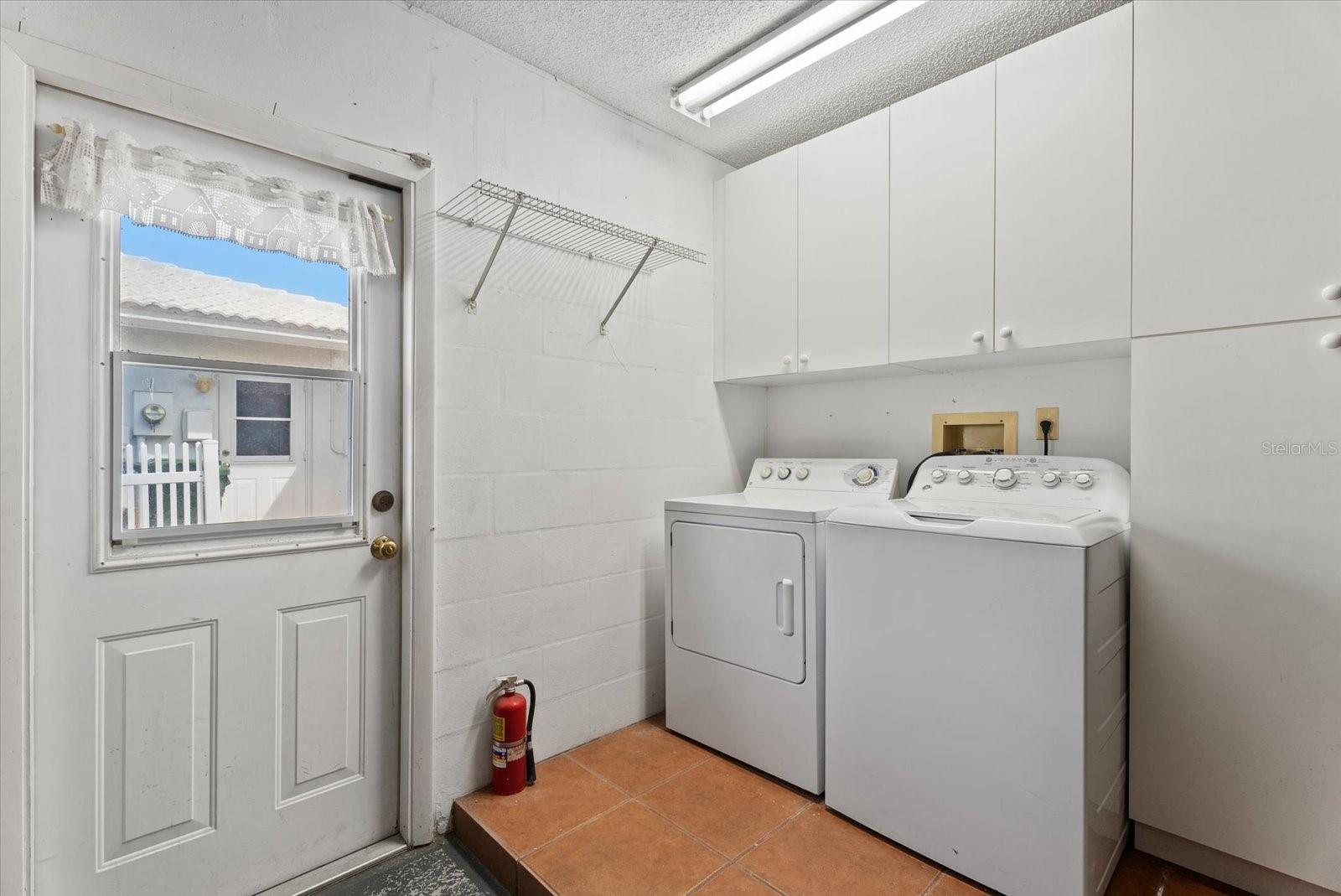 1507 N KNOLLWOOD DR — photo 29