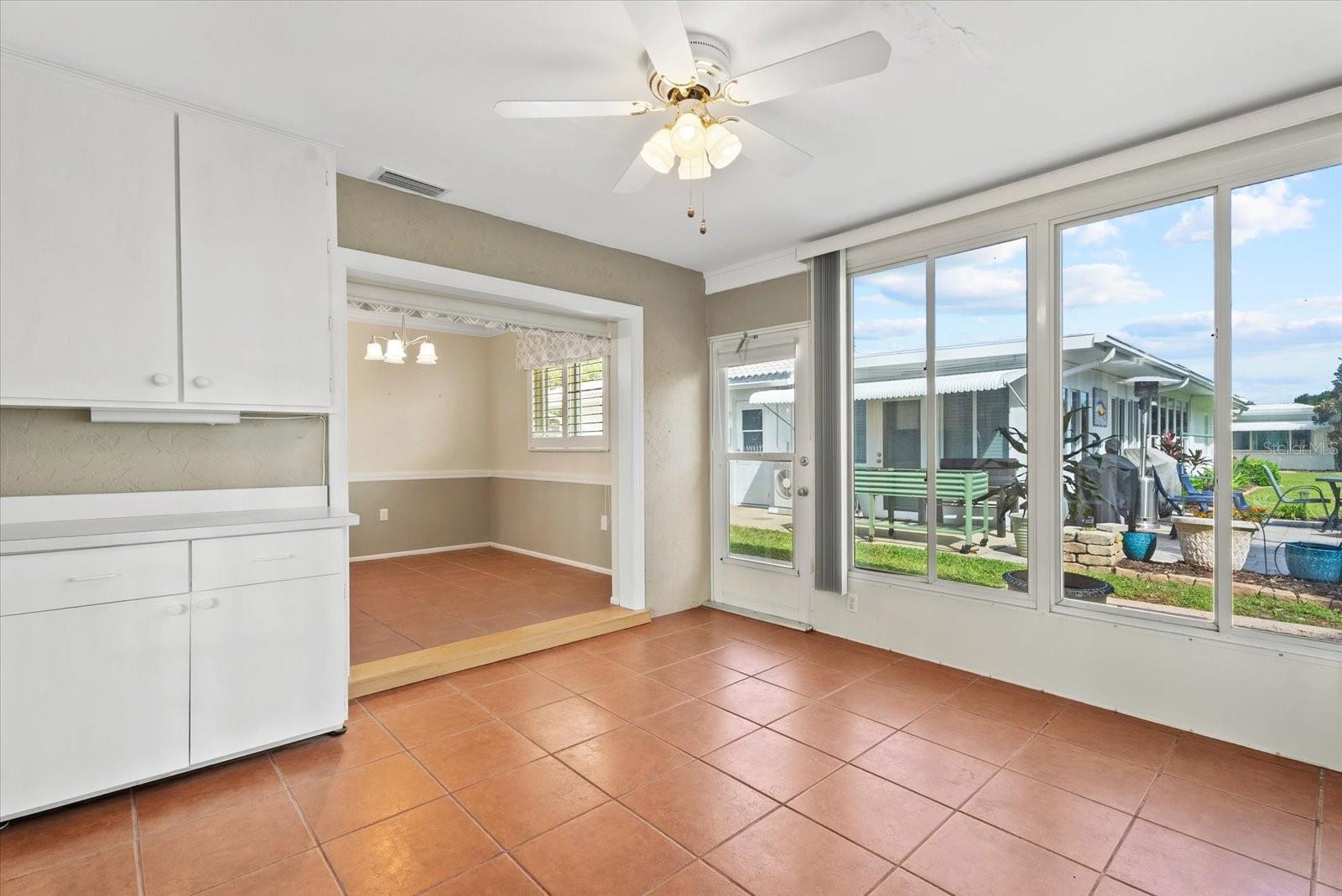 1507 N KNOLLWOOD DR — photo 9
