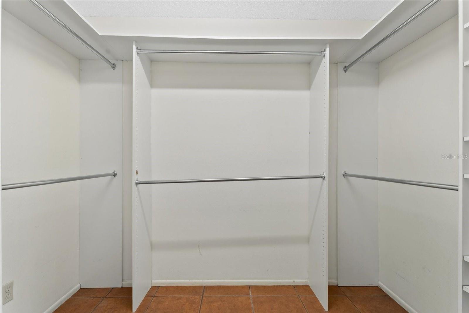 1507 N KNOLLWOOD DR — photo 24