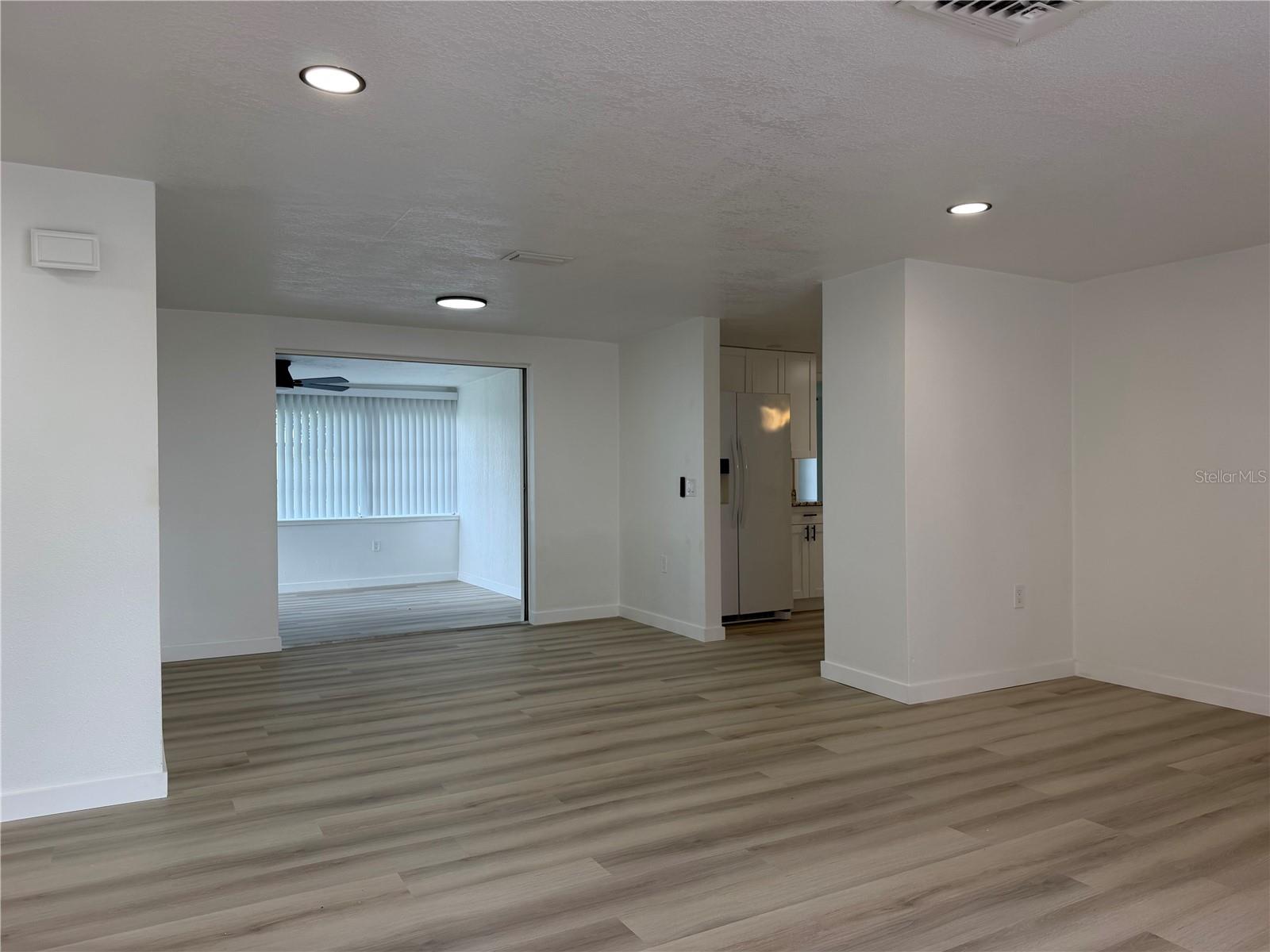 6810 EL CAMINO PALOMA ST — photo 3