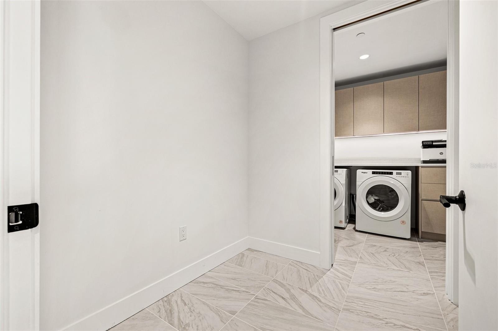 777 3RD AVE N #806 — photo 36