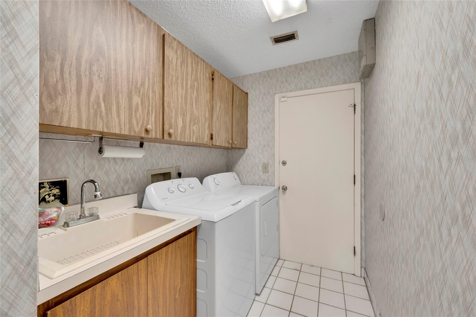1617 KILWINNING CT — photo 18