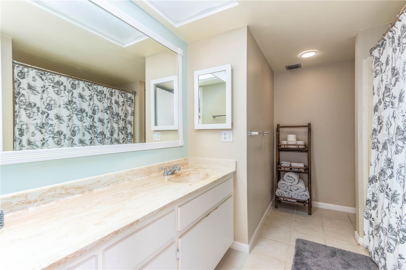 700 ISLAND WAY #501 — photo 27