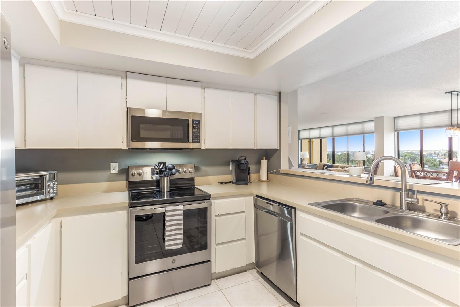 700 ISLAND WAY #501 — photo 16