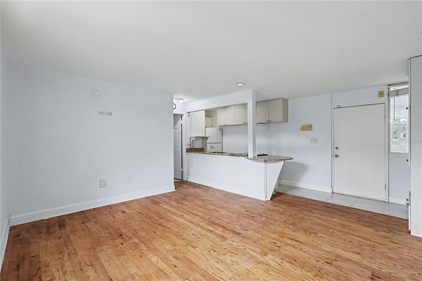 1301 S HOWARD AVE #B1 — photo 3