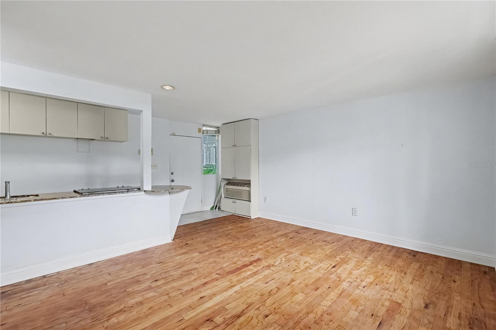 1301 S HOWARD AVE #B1 — photo 4