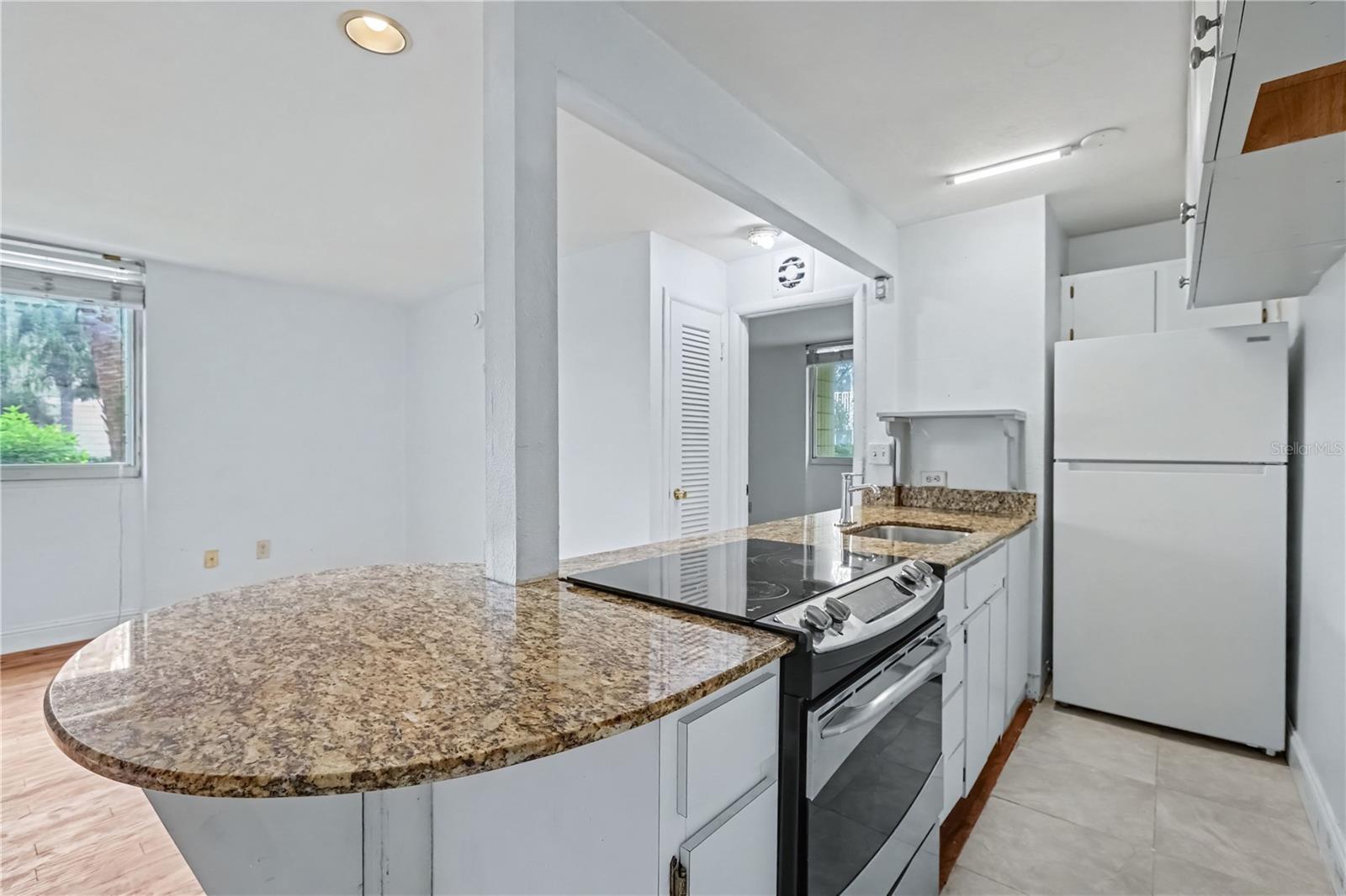 1301 S HOWARD AVE #B1 — photo 6