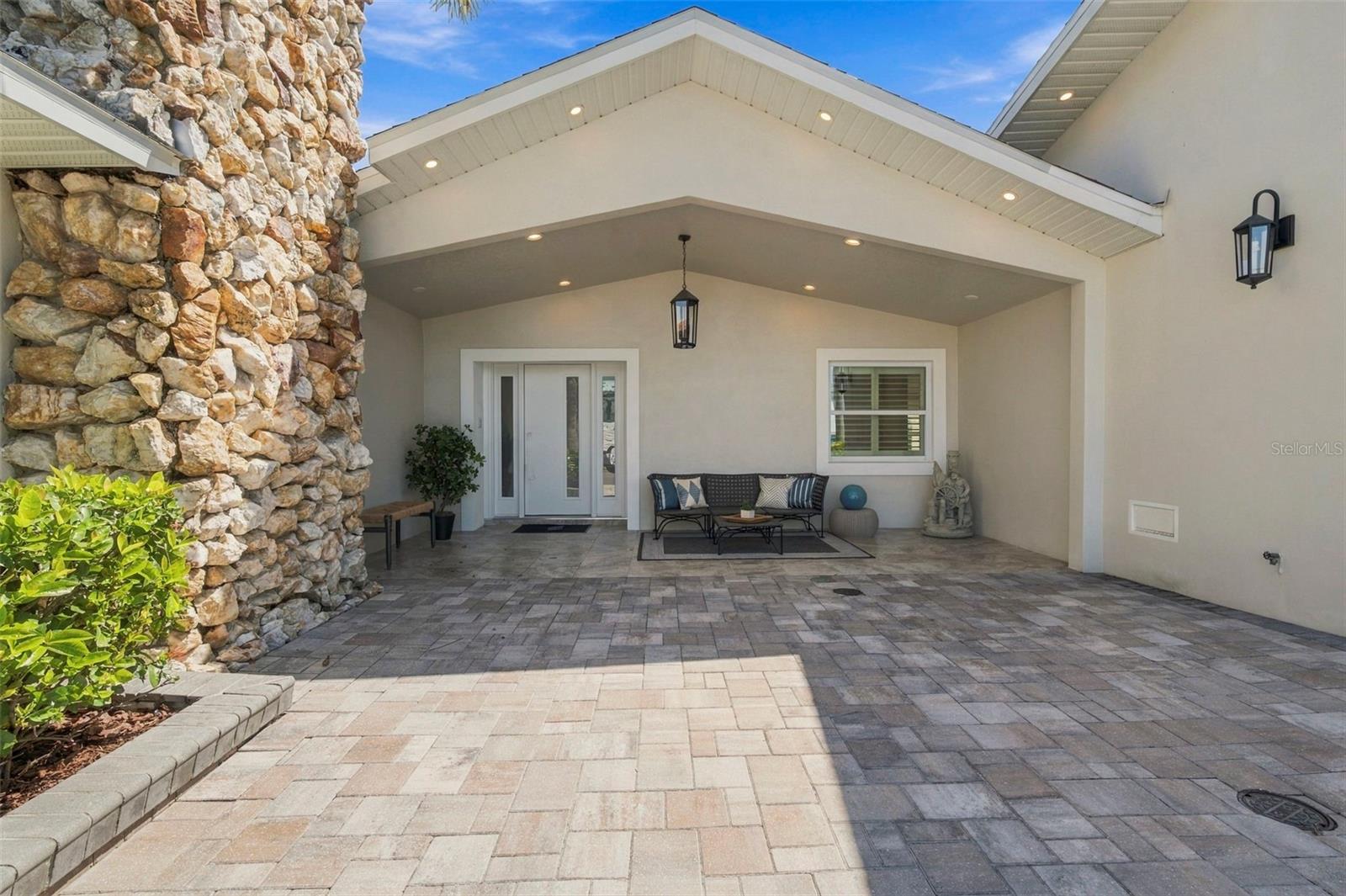 3905 FONTAINEBLEAU DR — photo 6