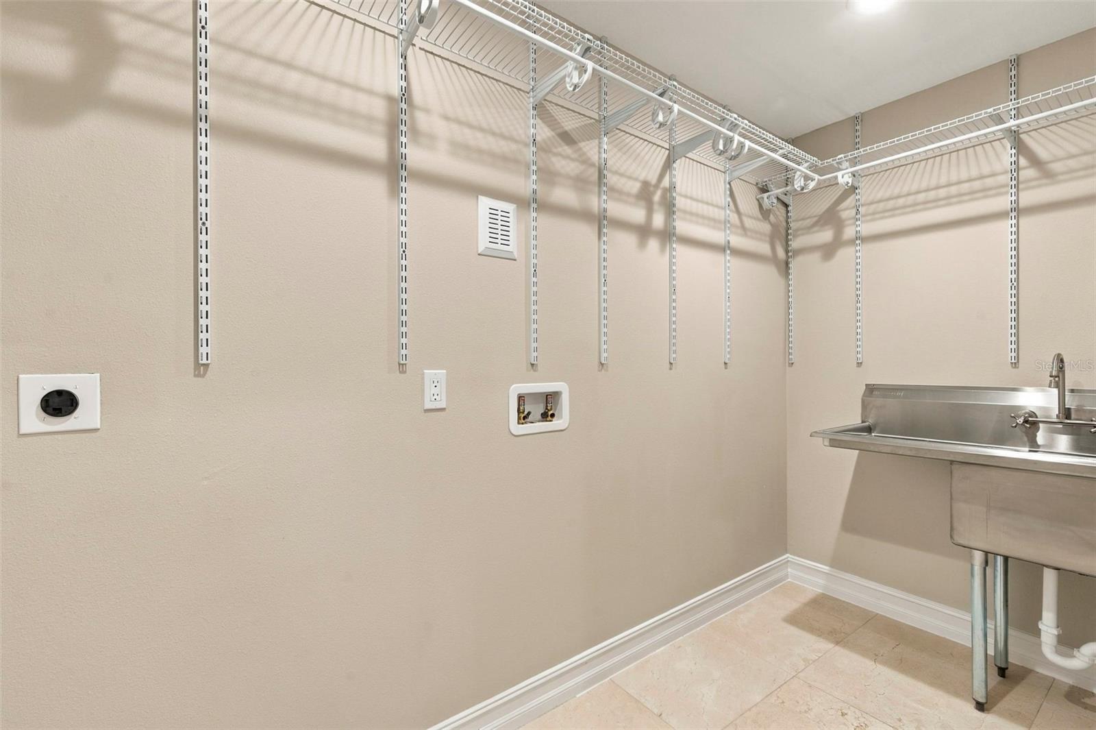 3905 FONTAINEBLEAU DR — photo 51