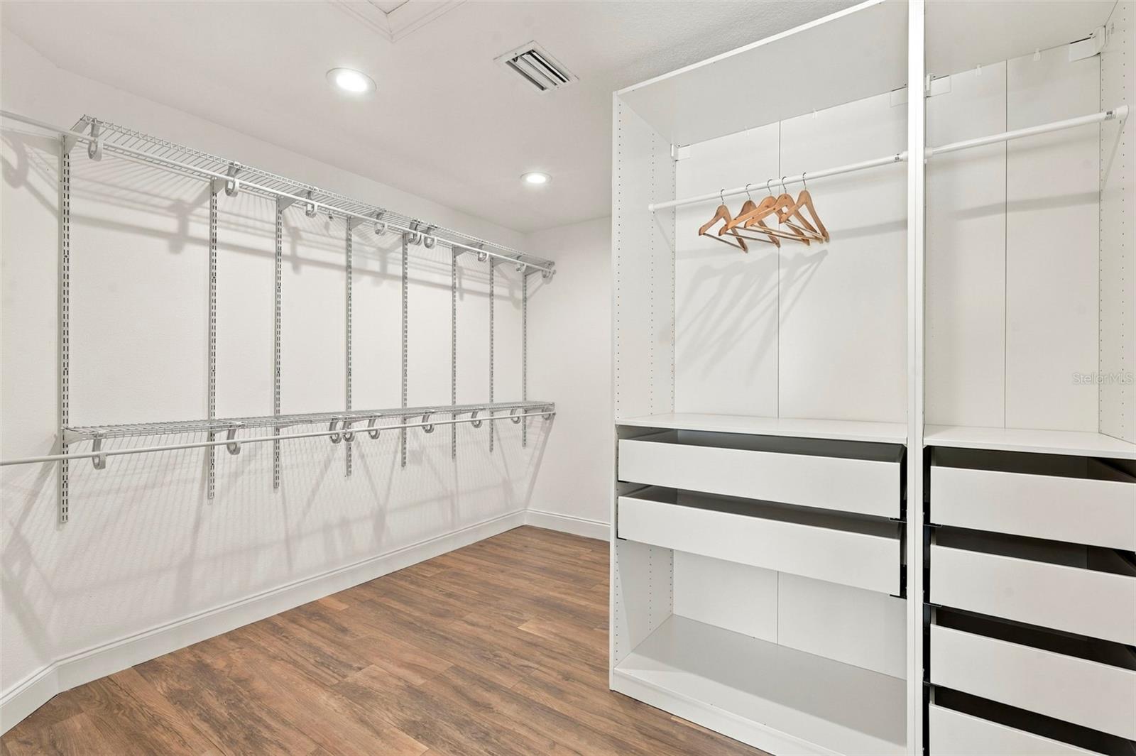 3905 FONTAINEBLEAU DR — photo 33