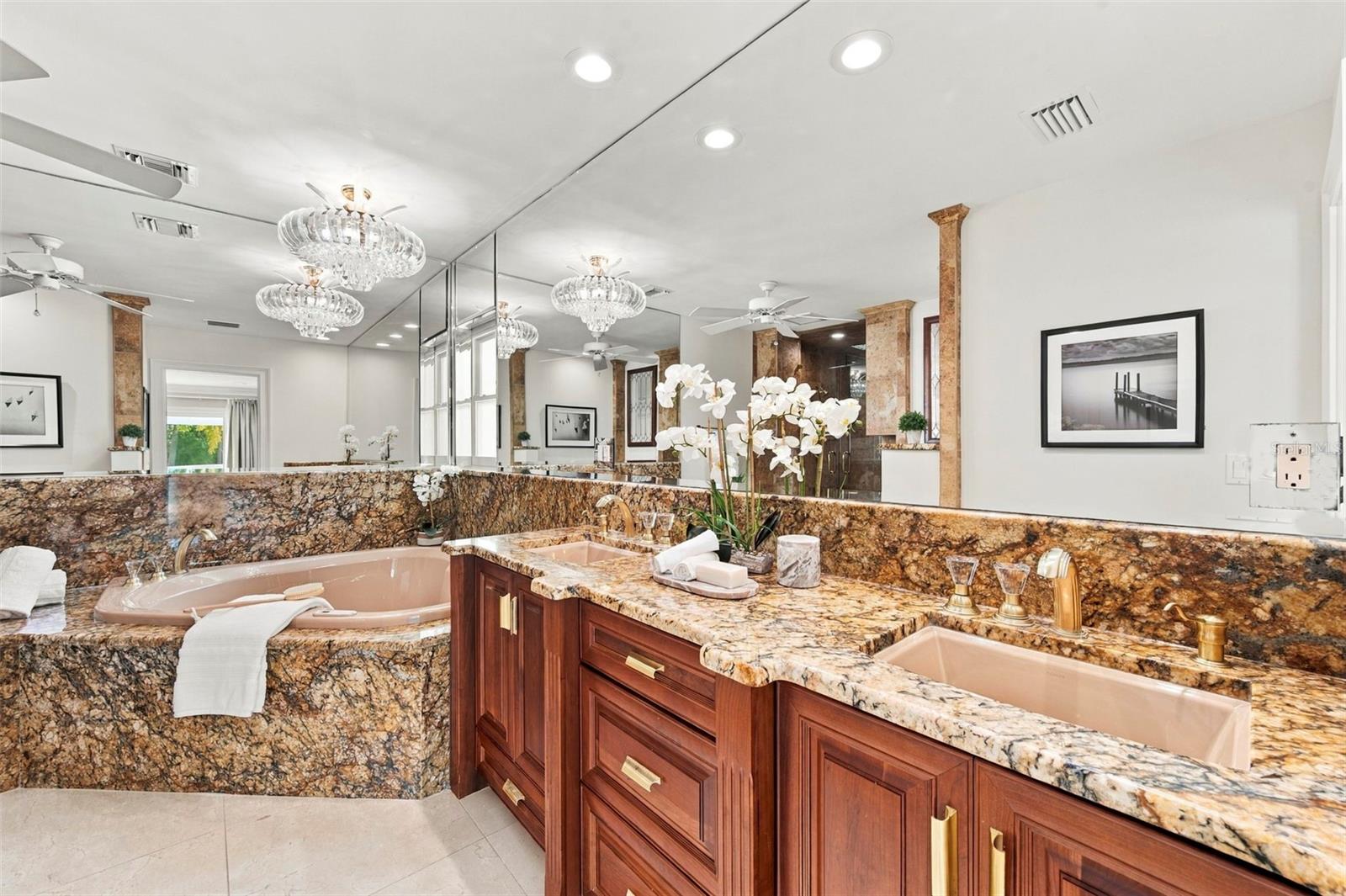 3905 FONTAINEBLEAU DR — photo 34