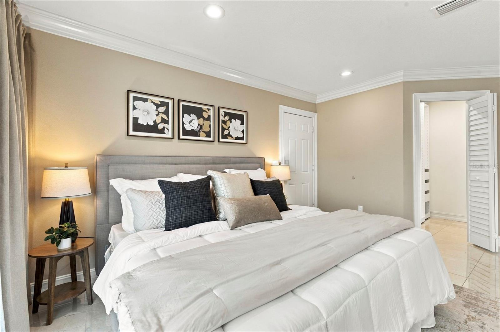 3905 FONTAINEBLEAU DR — photo 39