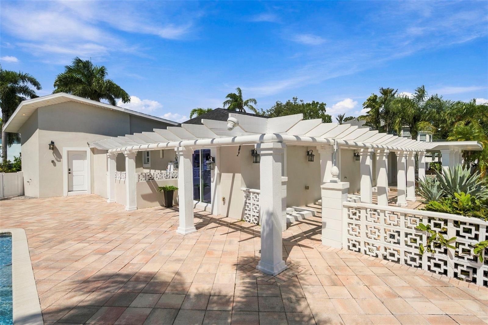 3905 FONTAINEBLEAU DR — photo 66