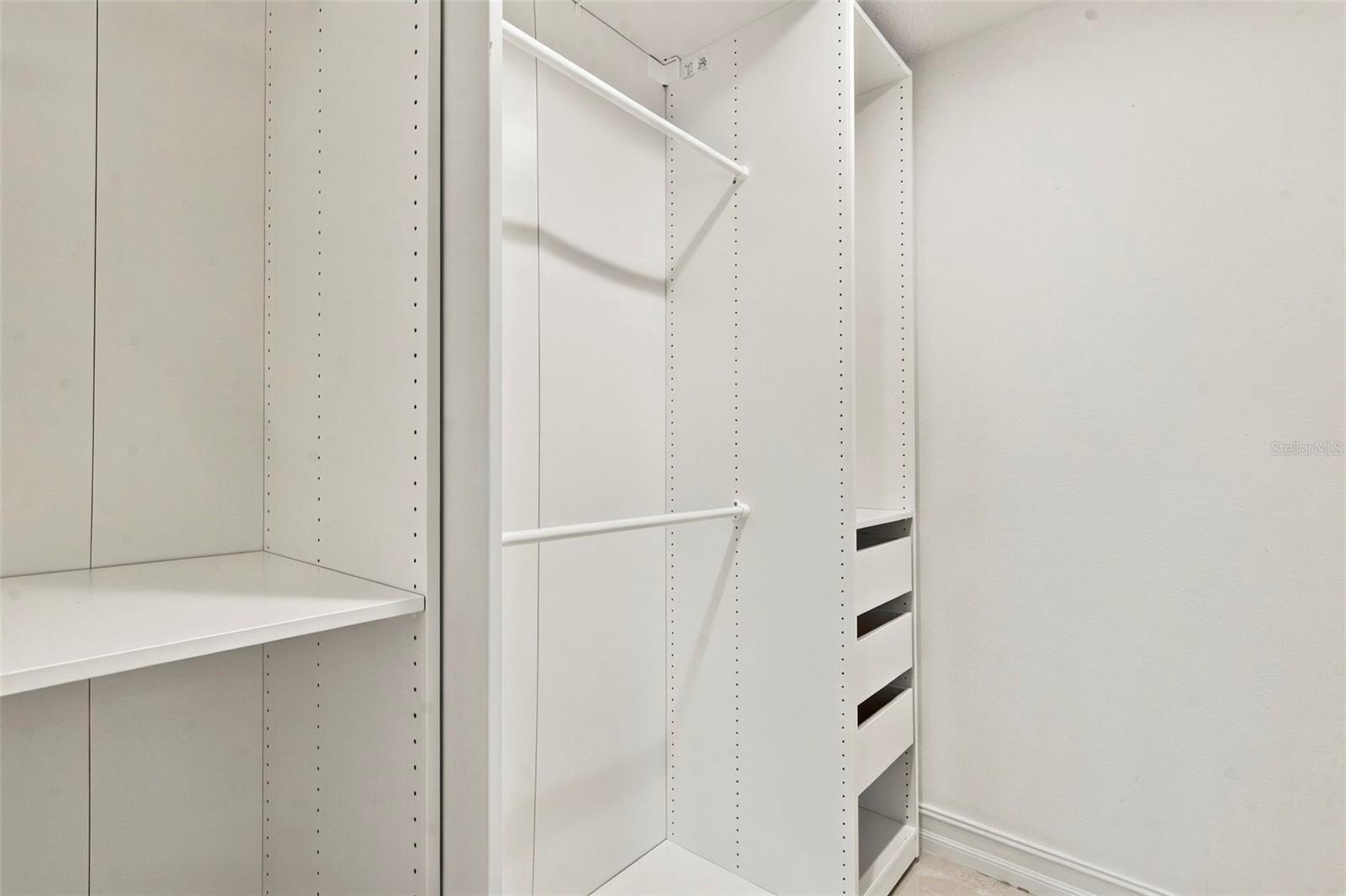 3905 FONTAINEBLEAU DR — photo 44