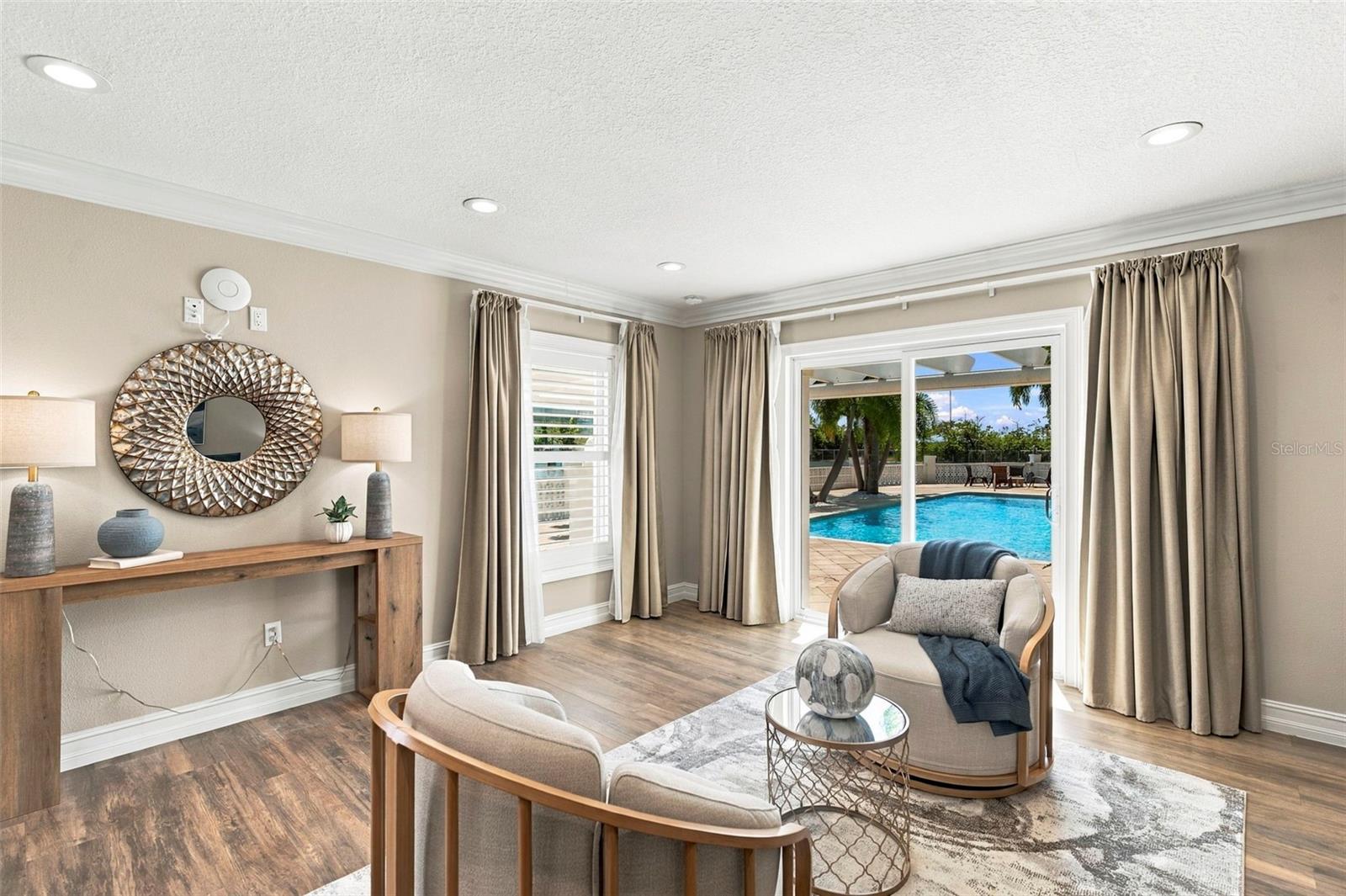 3905 FONTAINEBLEAU DR — photo 26