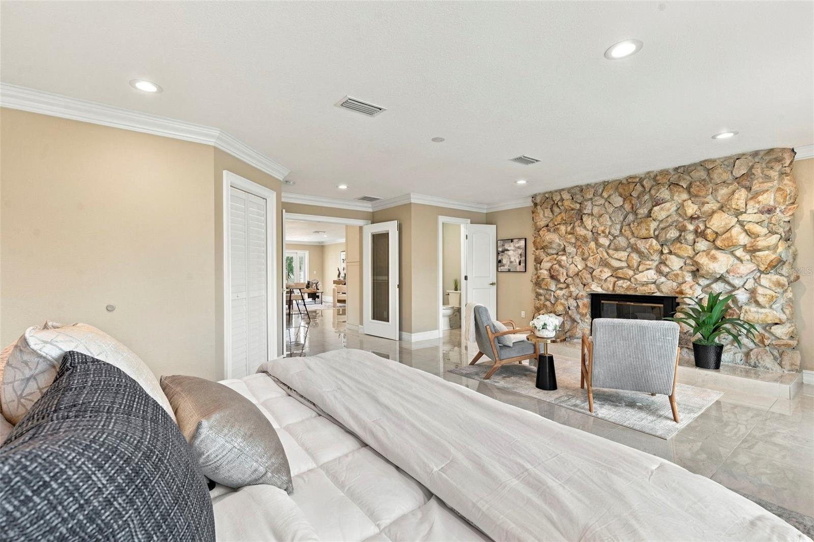 3905 FONTAINEBLEAU DR — photo 40