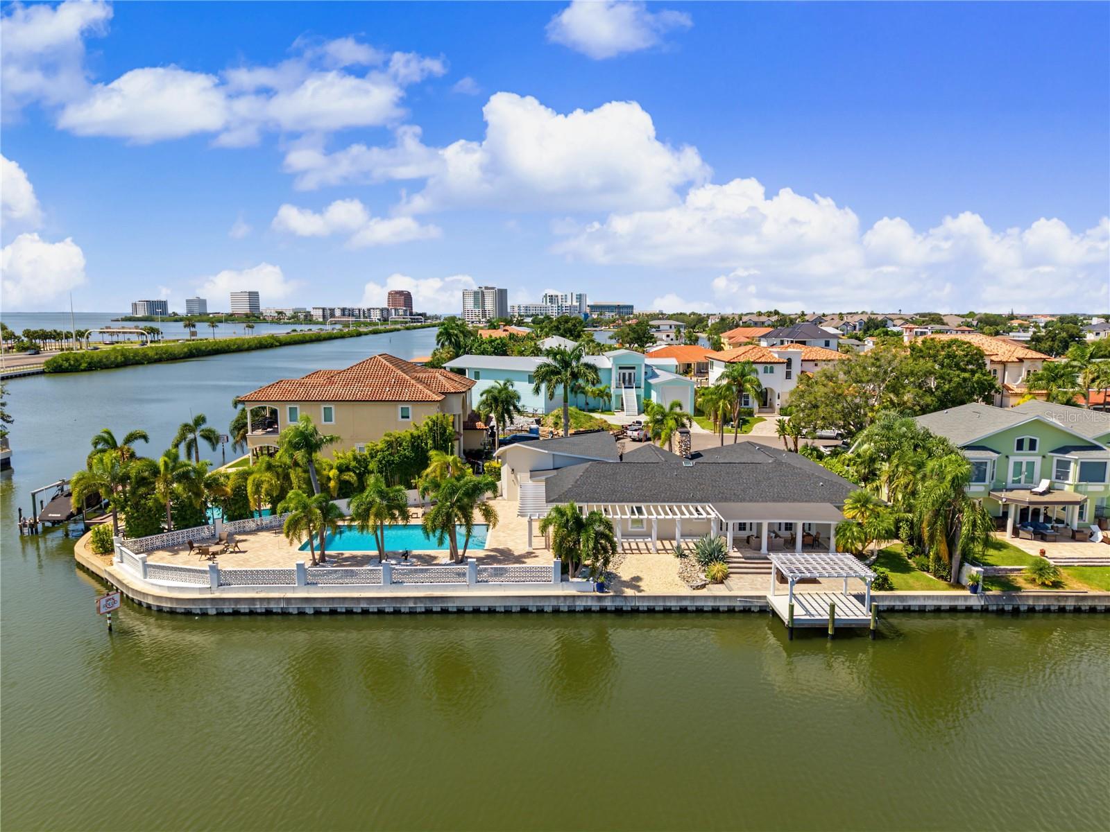 3905 FONTAINEBLEAU DR — photo 2