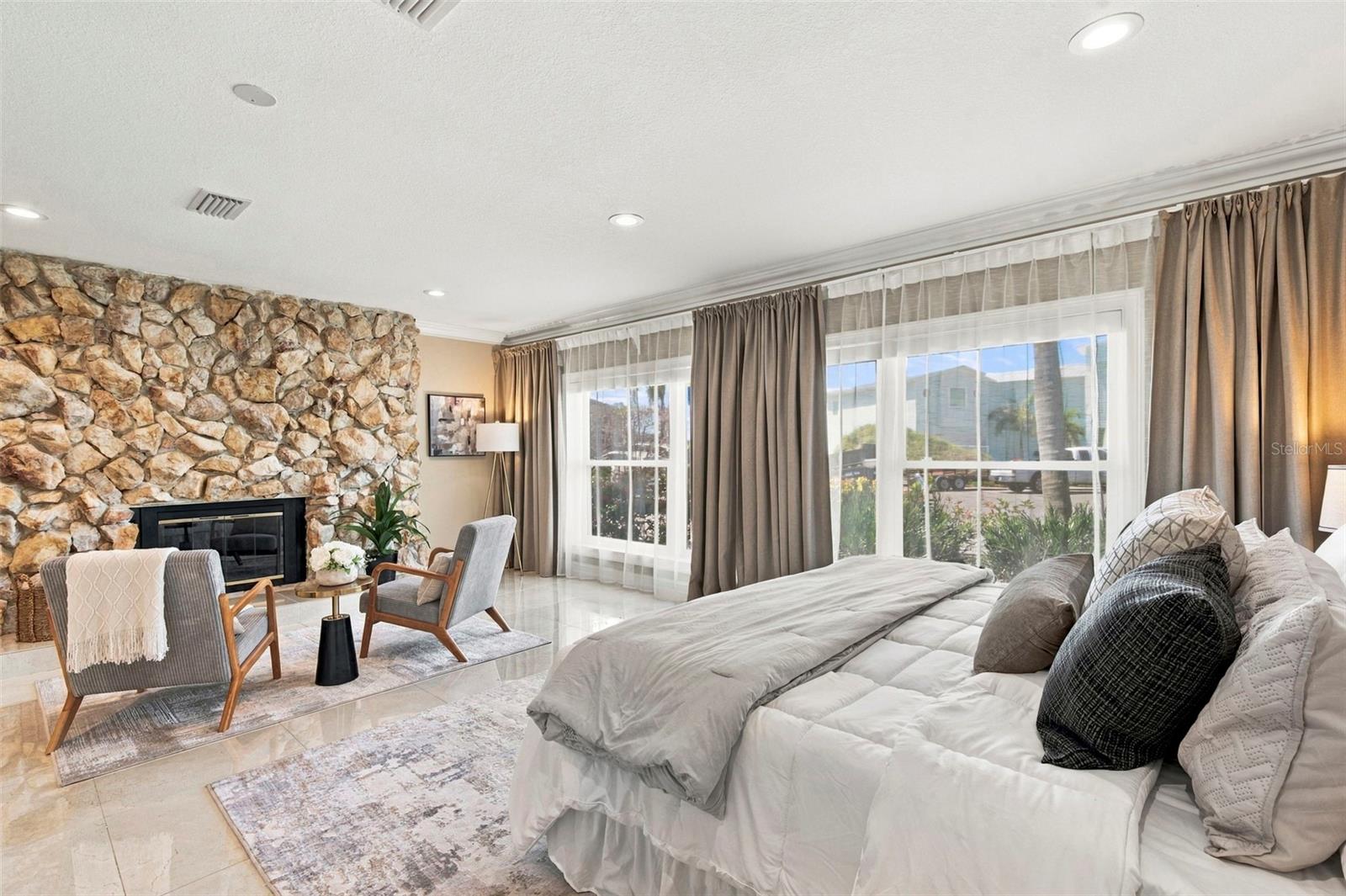 3905 FONTAINEBLEAU DR — photo 37