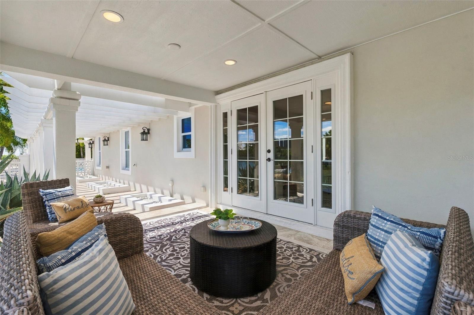3905 FONTAINEBLEAU DR — photo 65