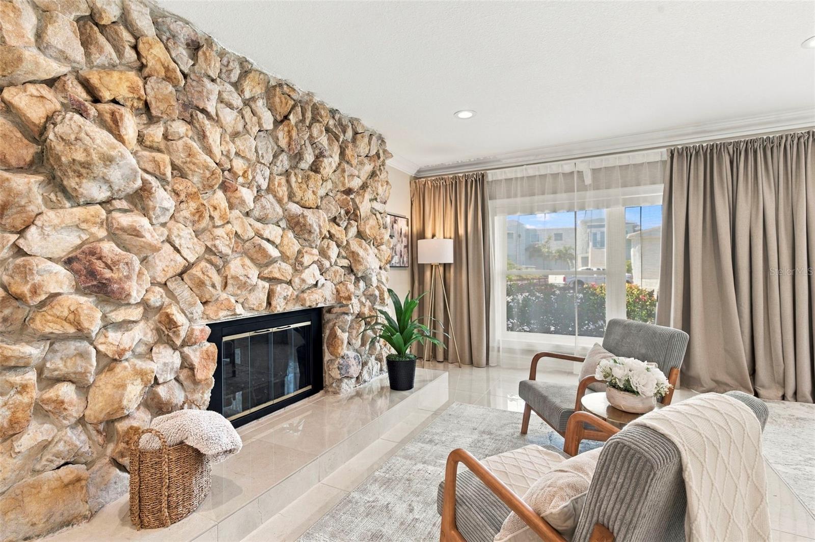 3905 FONTAINEBLEAU DR — photo 41