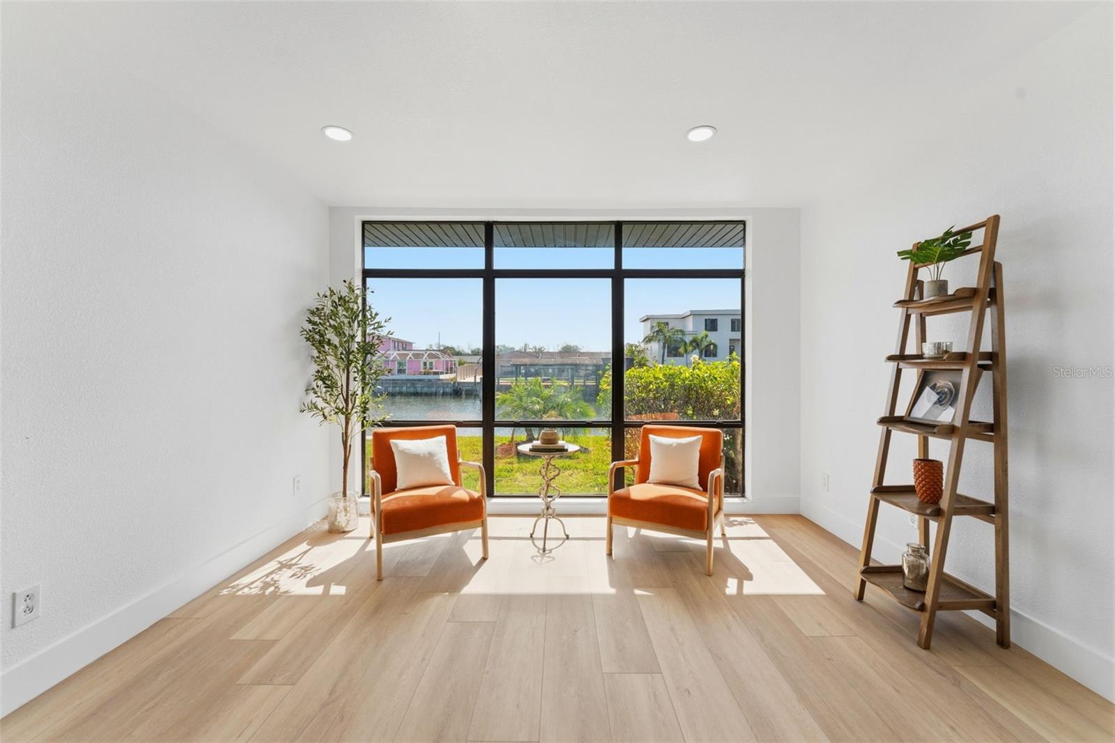 3917 E EDEN ROC CIR — photo 39