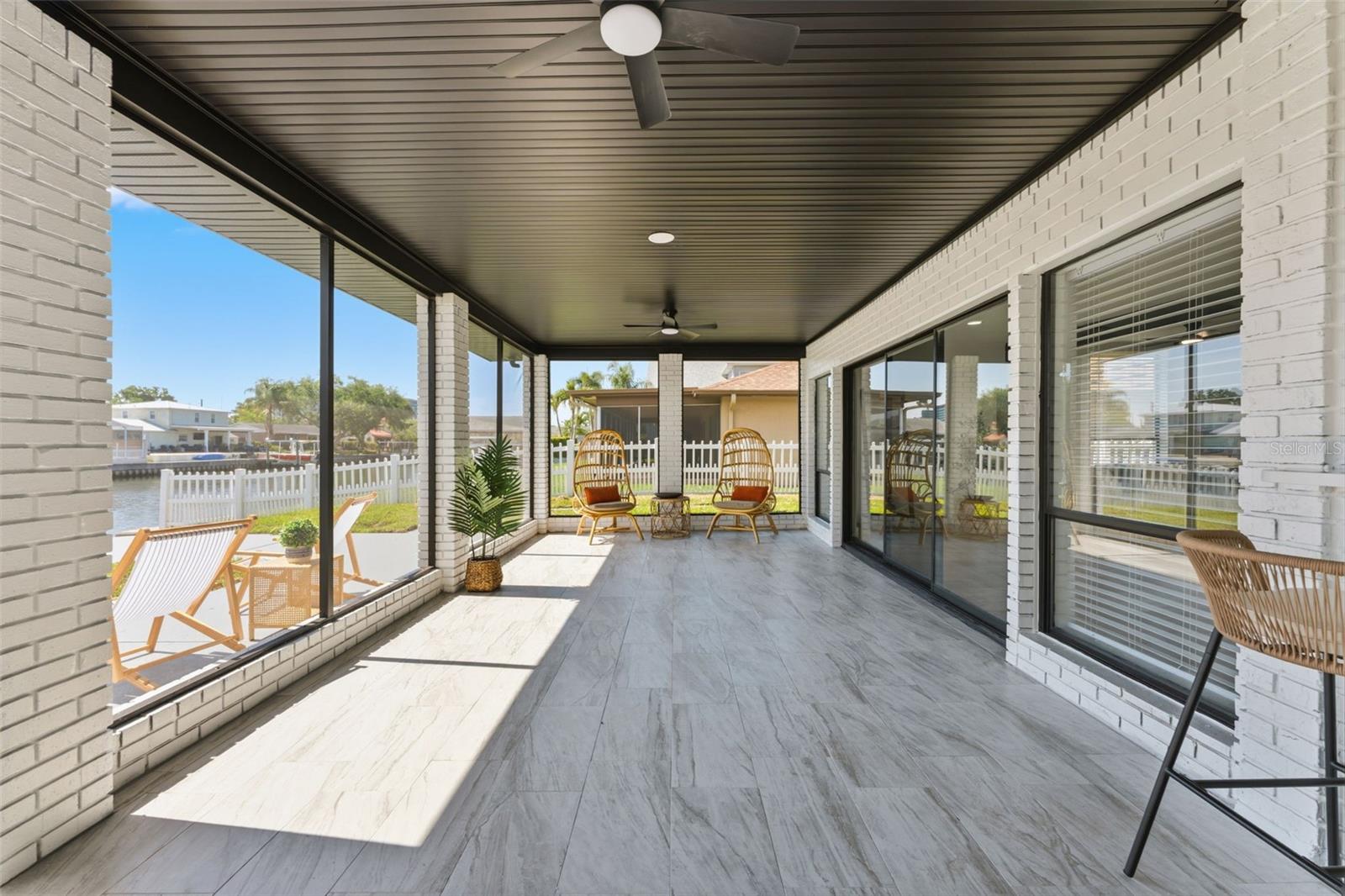 3917 E EDEN ROC CIR — photo 11