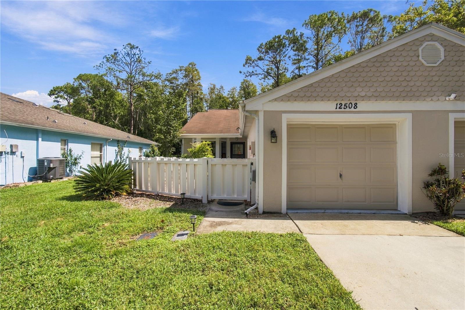 12508 HOLLYBROOK LN — photo 4
