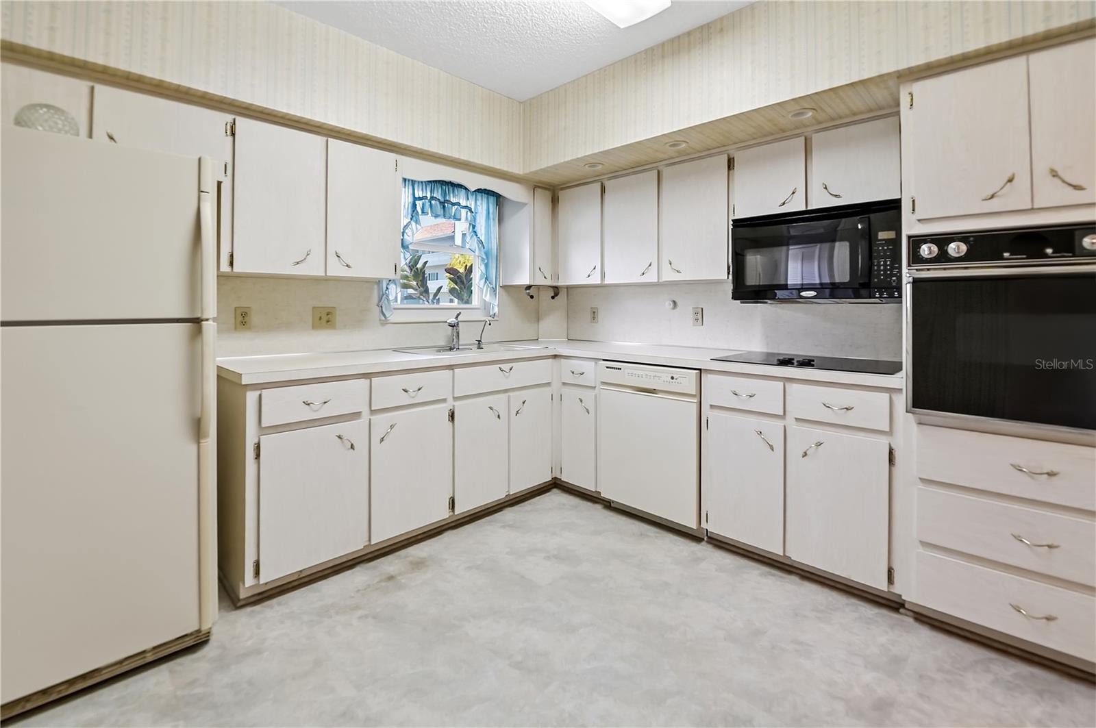 2255 PHILIPPINE DR #19 — photo 11