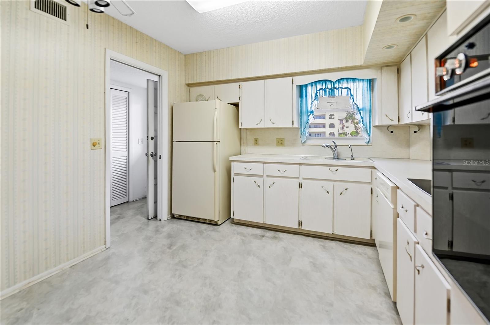 2255 PHILIPPINE DR #19 — photo 10
