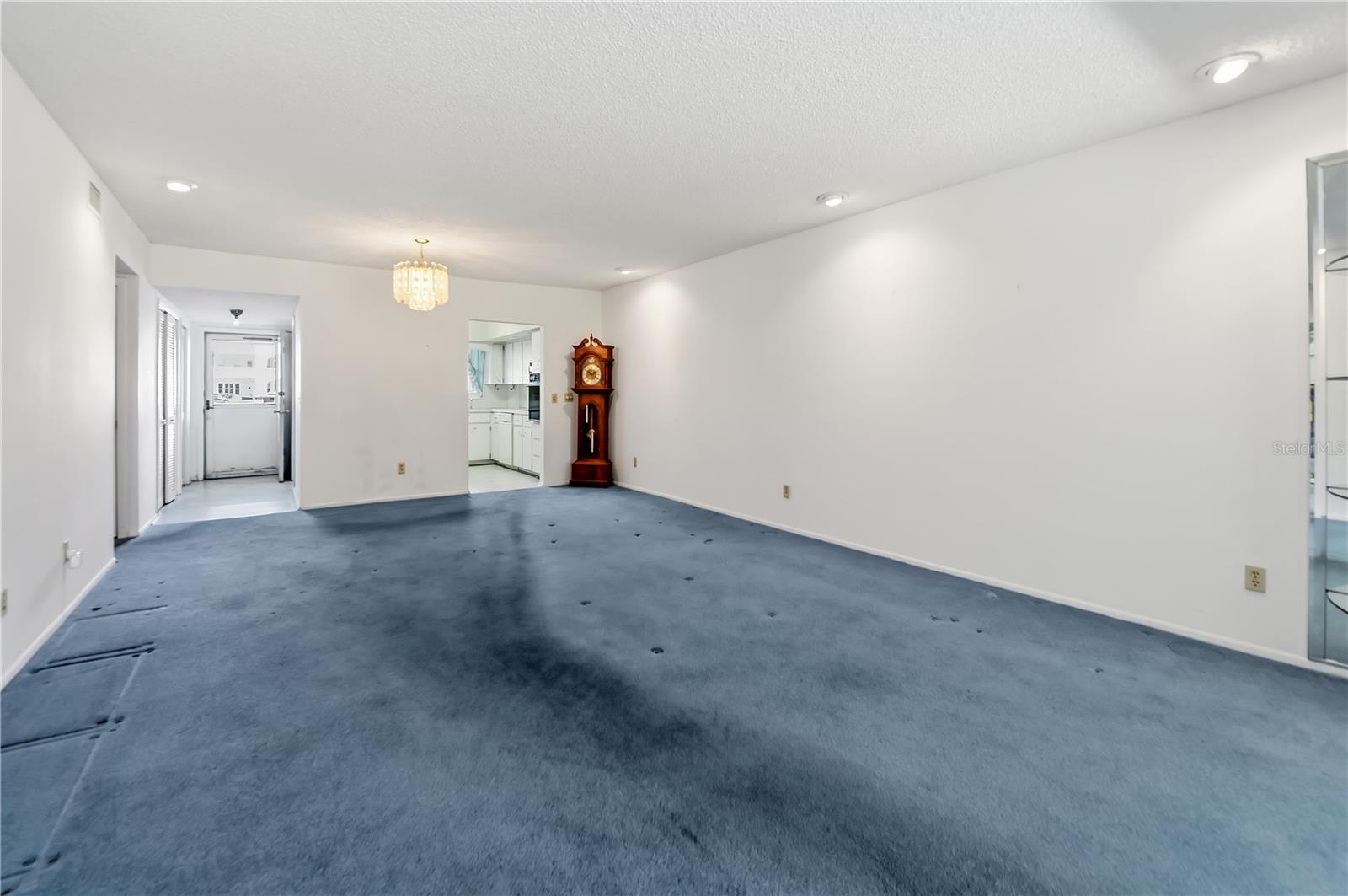 2255 PHILIPPINE DR #19 — photo 3