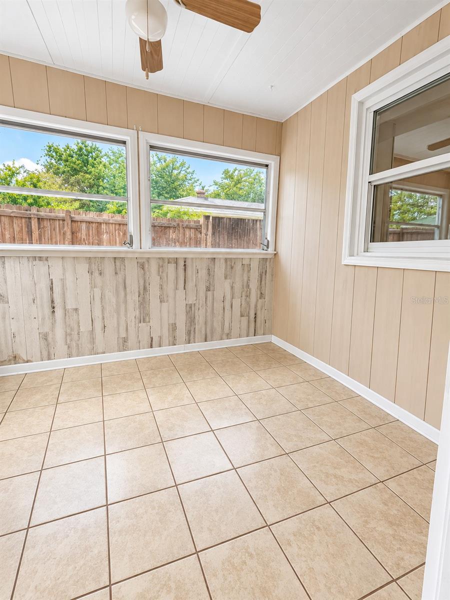 109 W GRAPEFRUIT CIR — photo 21
