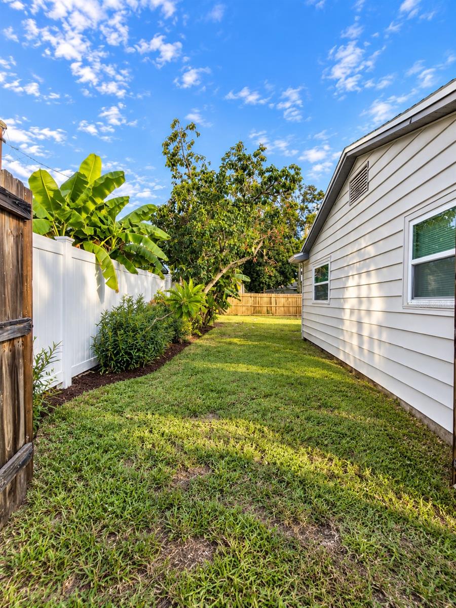 109 W GRAPEFRUIT CIR — photo 28