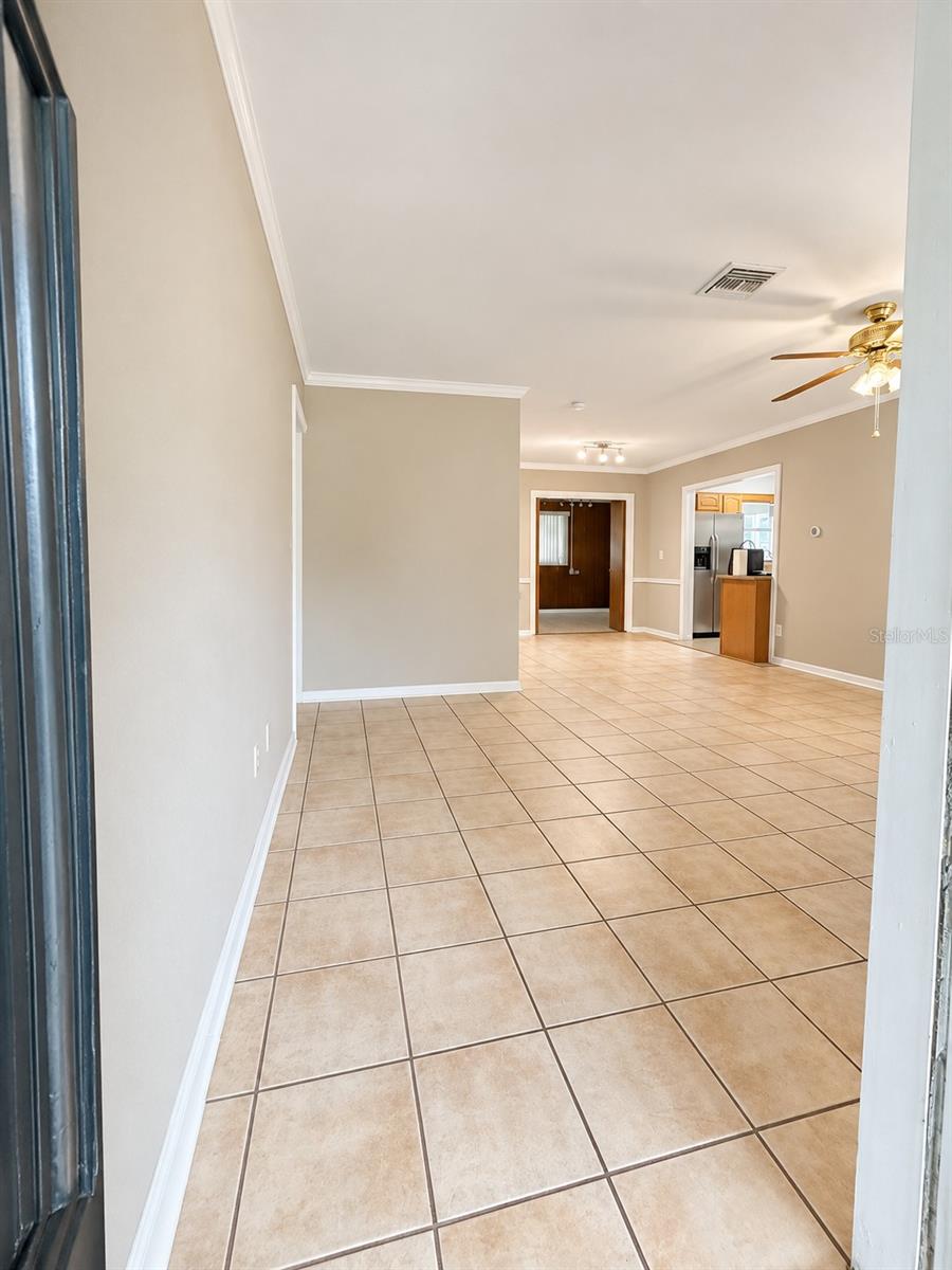 109 W GRAPEFRUIT CIR — photo 3