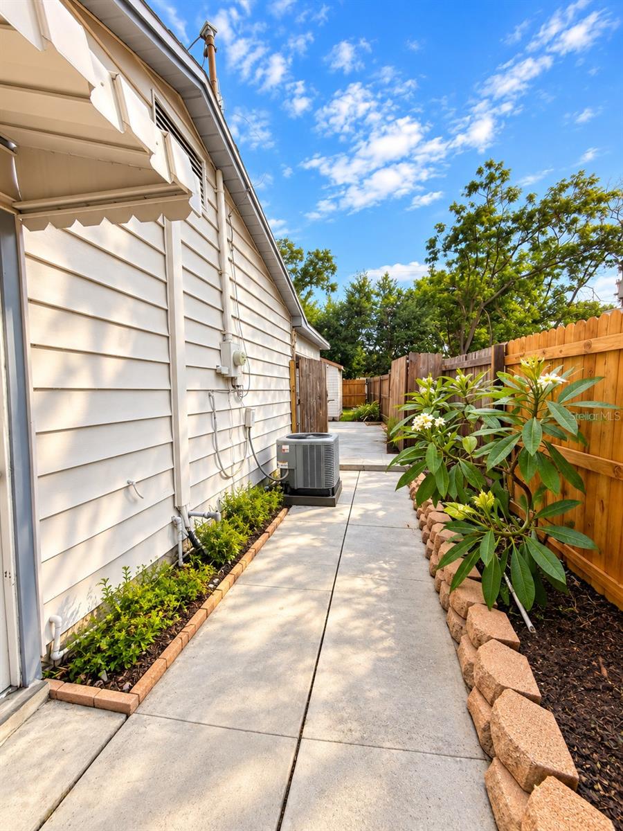 109 W GRAPEFRUIT CIR — photo 29