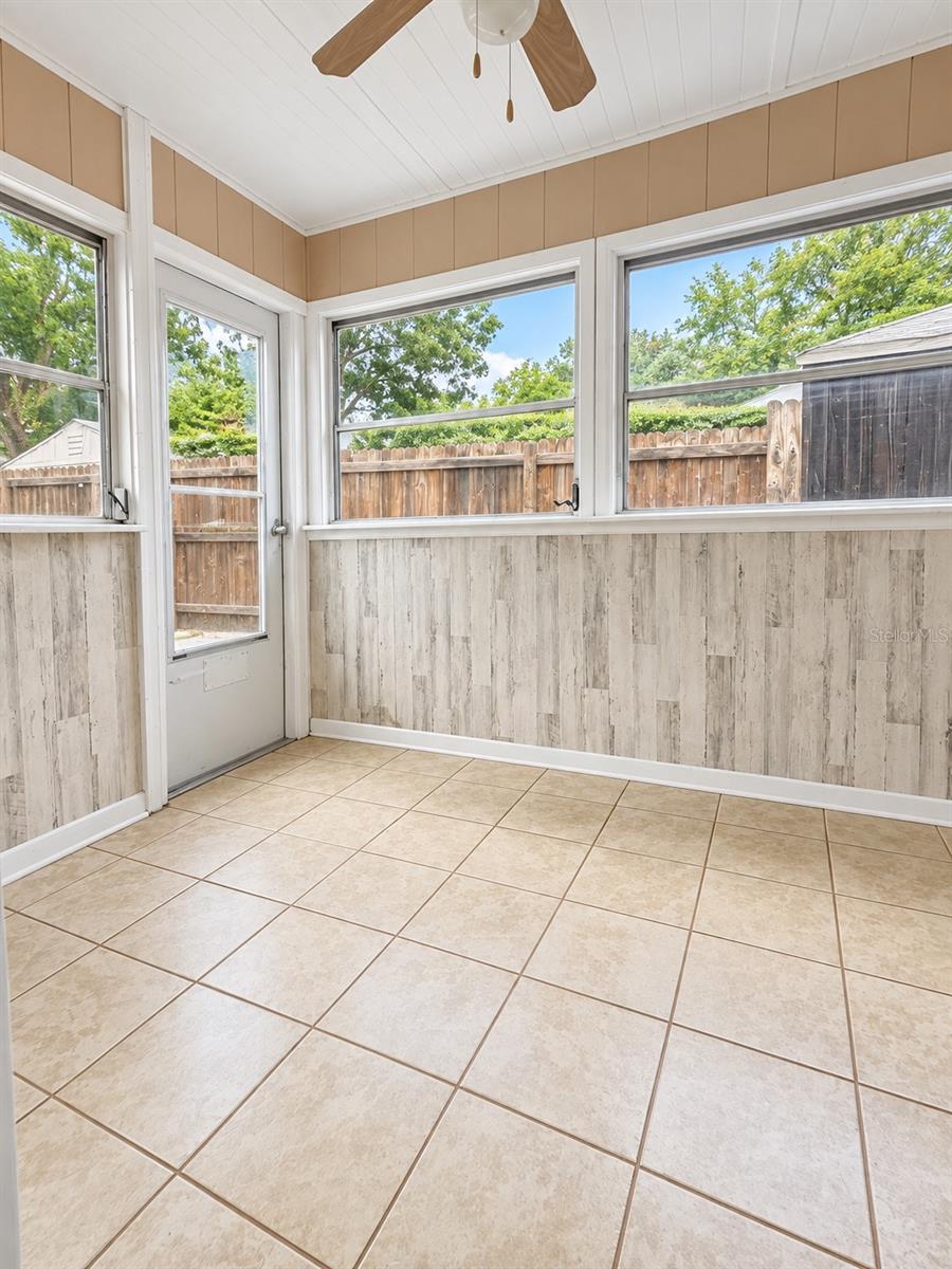 109 W GRAPEFRUIT CIR — photo 22
