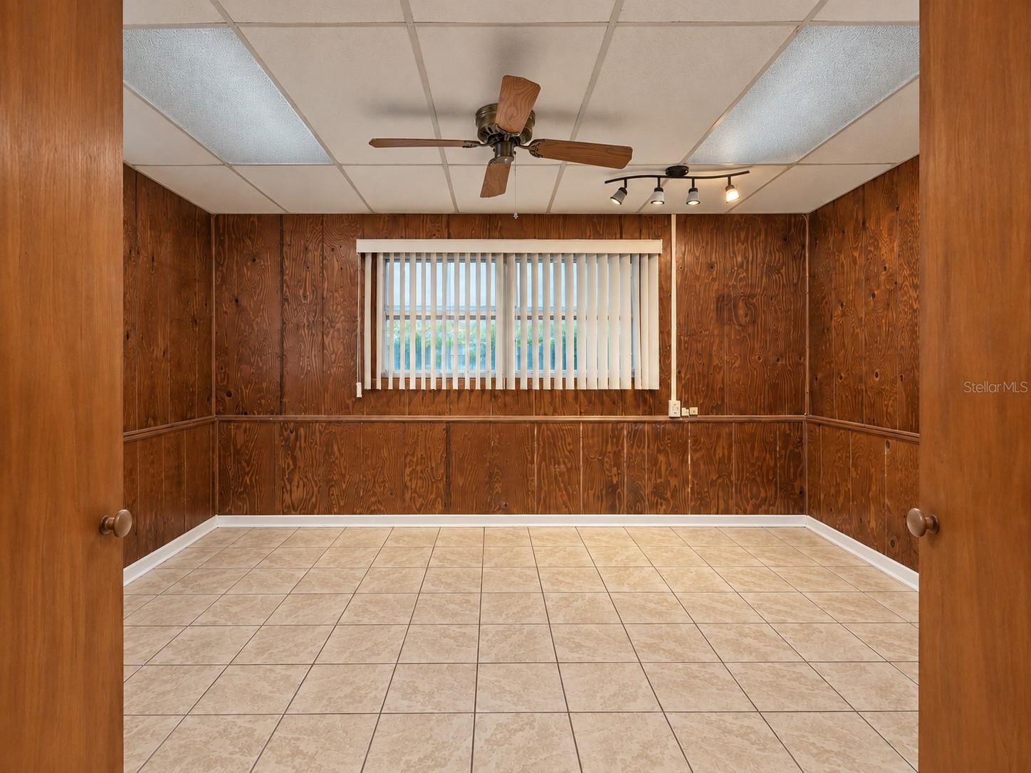 109 W GRAPEFRUIT CIR — photo 17