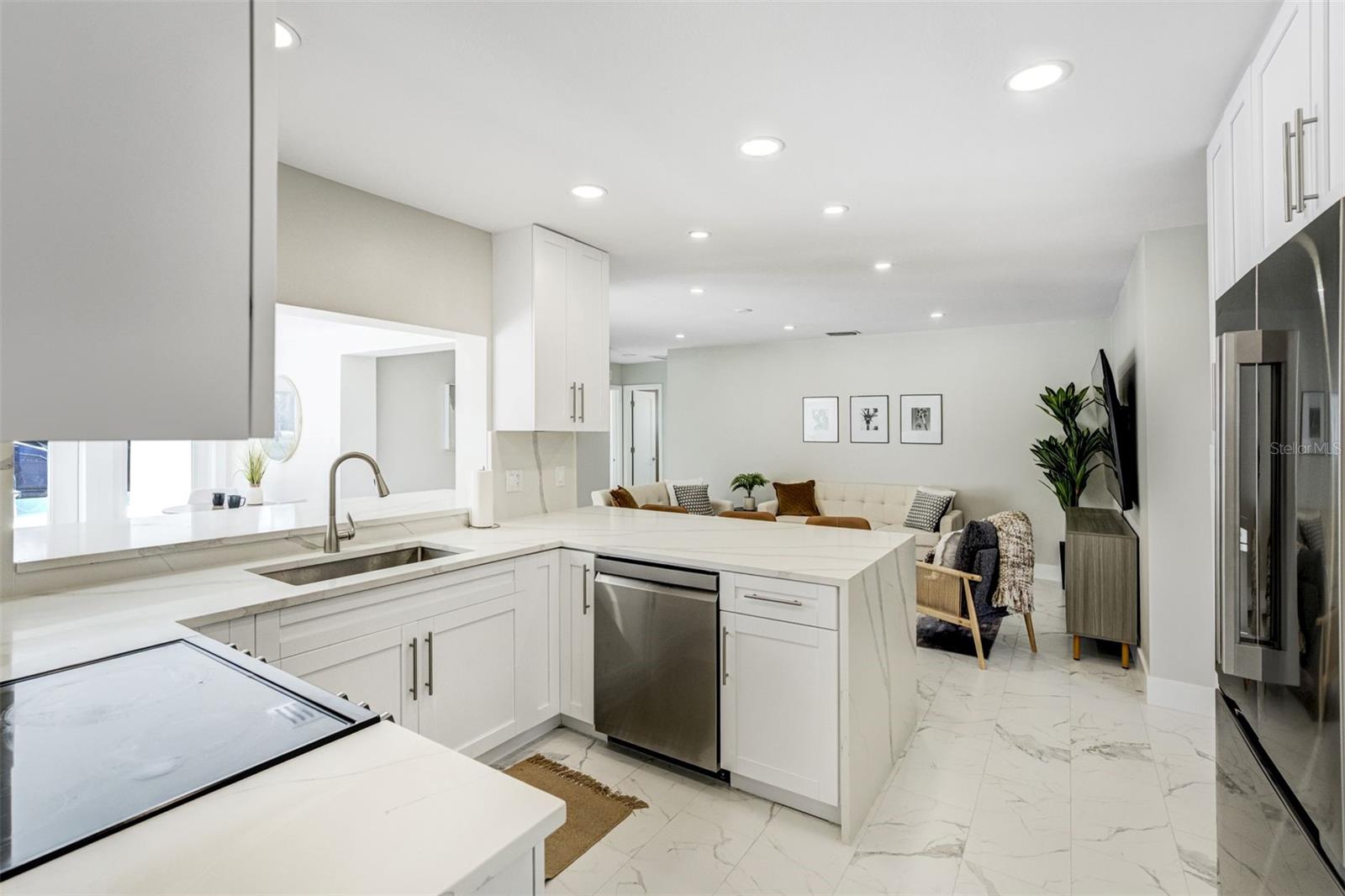 3923 DORAL DR — photo 5
