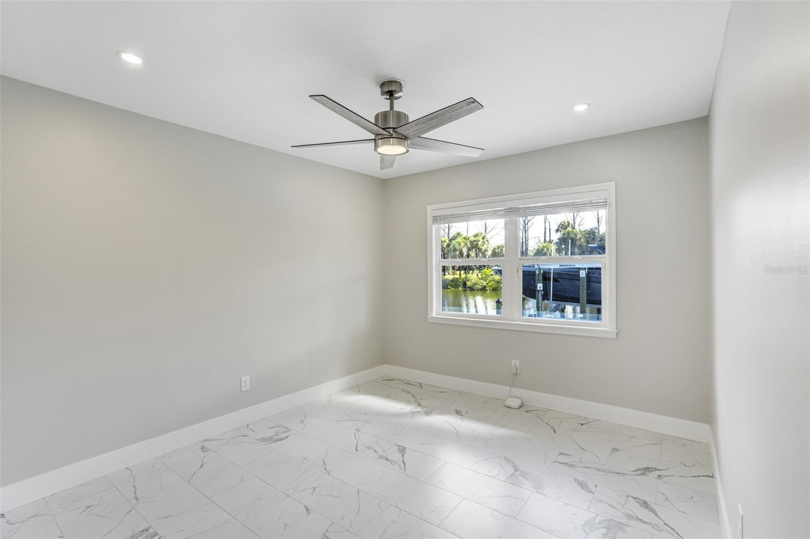 3923 DORAL DR — photo 26