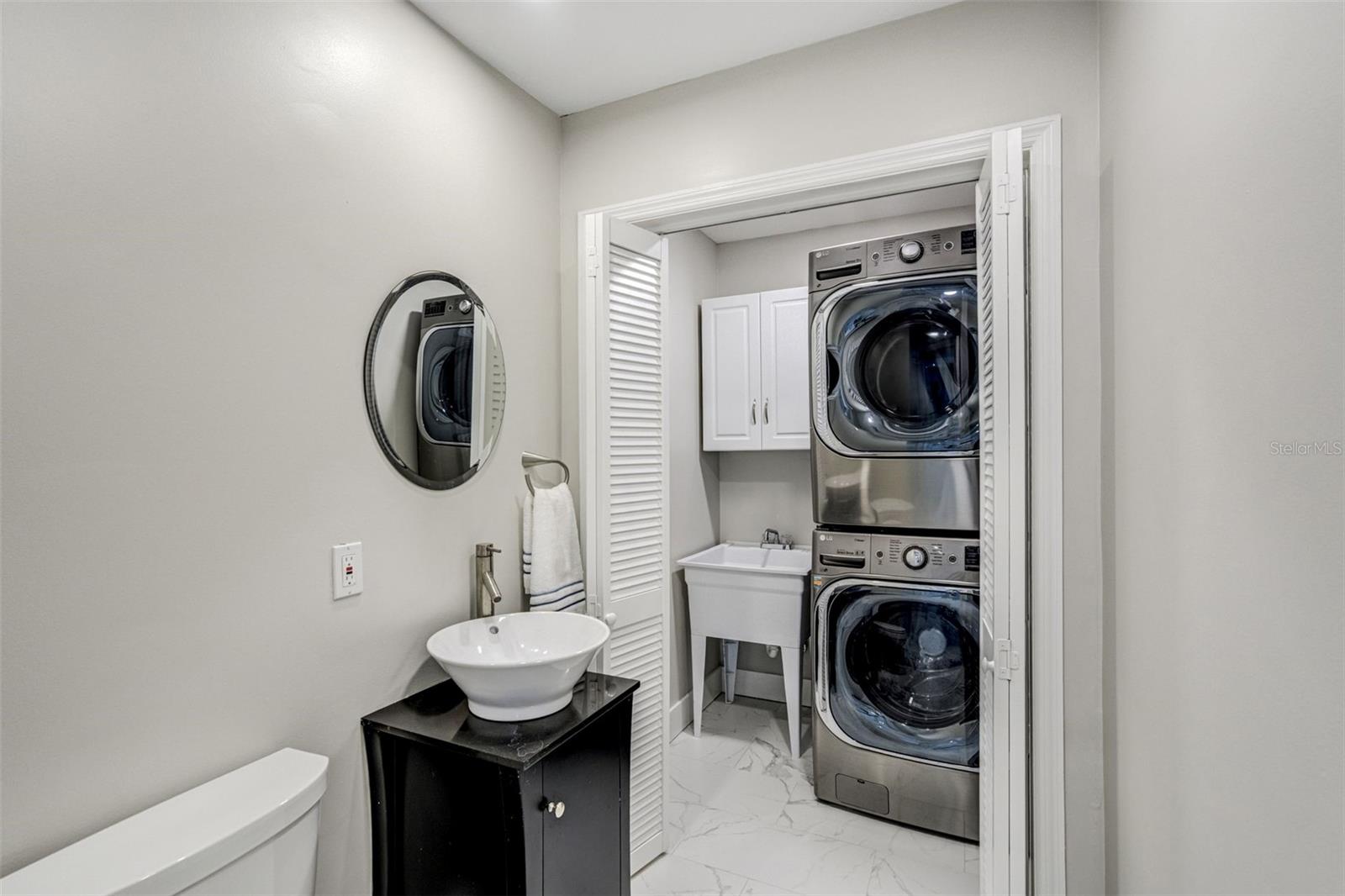 3923 DORAL DR — photo 24