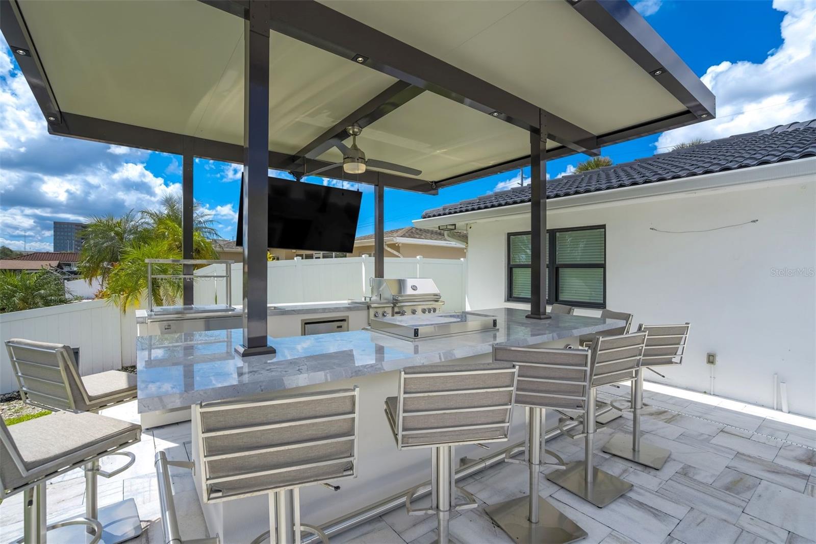 3923 DORAL DR — photo 7