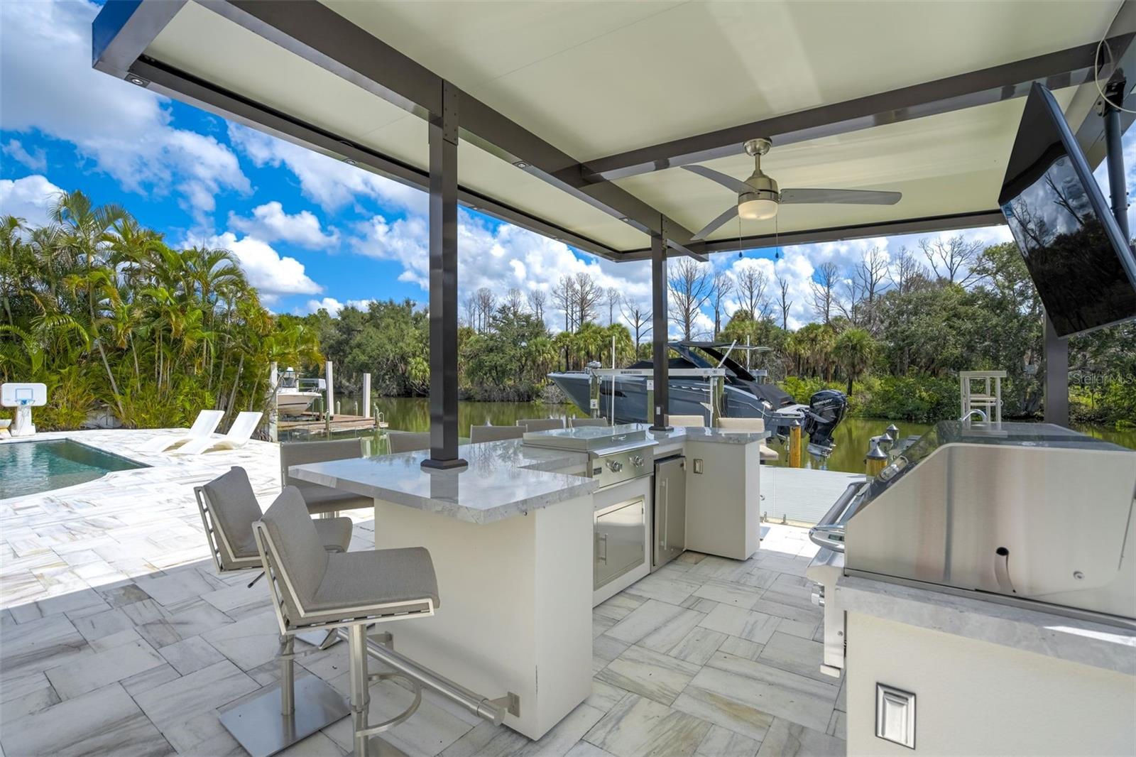 3923 DORAL DR — photo 6
