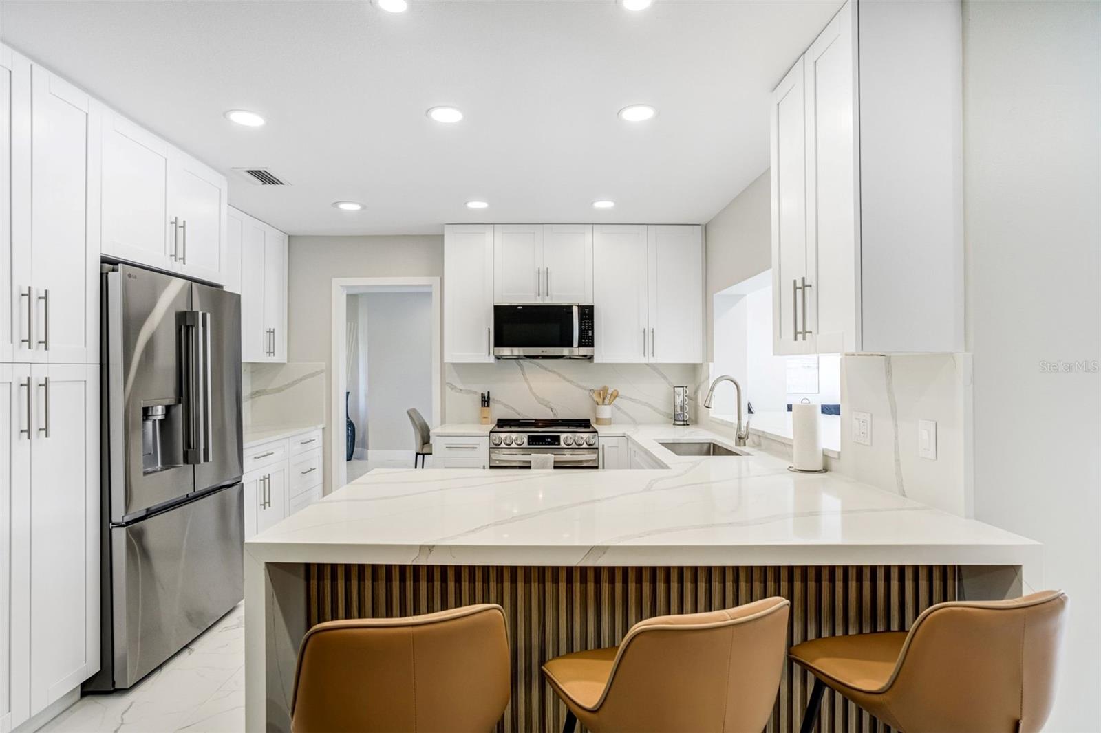 3923 DORAL DR — photo 4