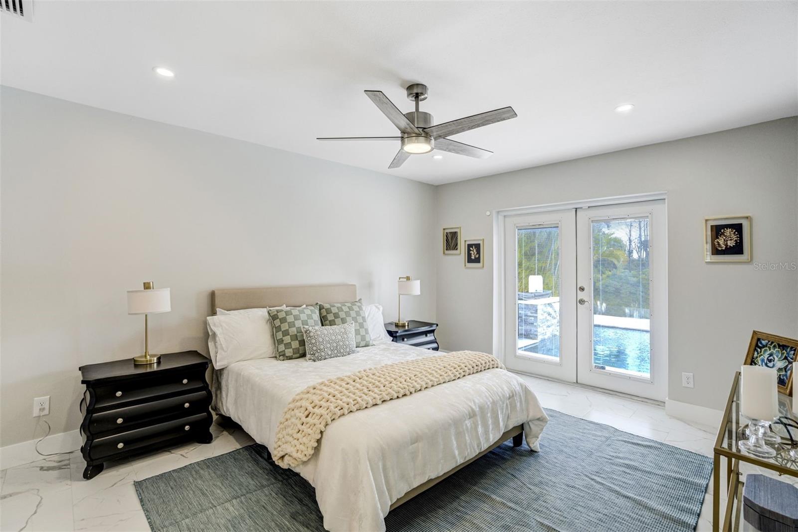 3923 DORAL DR — photo 19