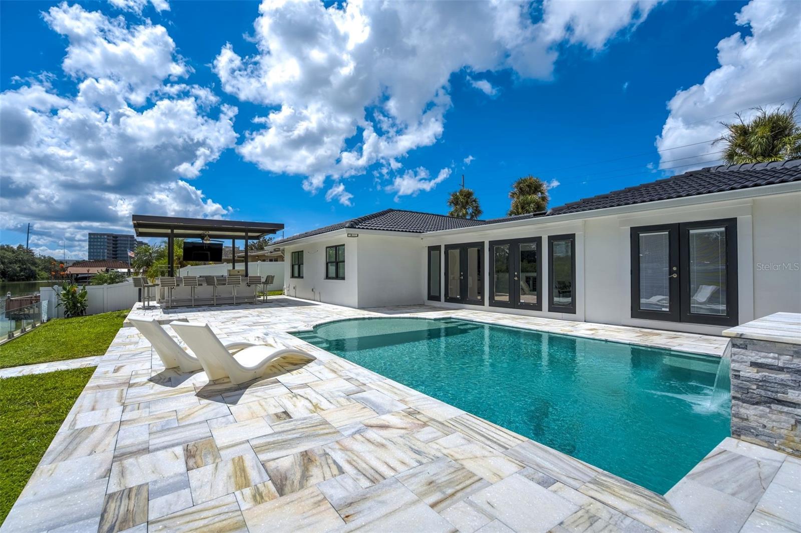 3923 DORAL DR — photo 30