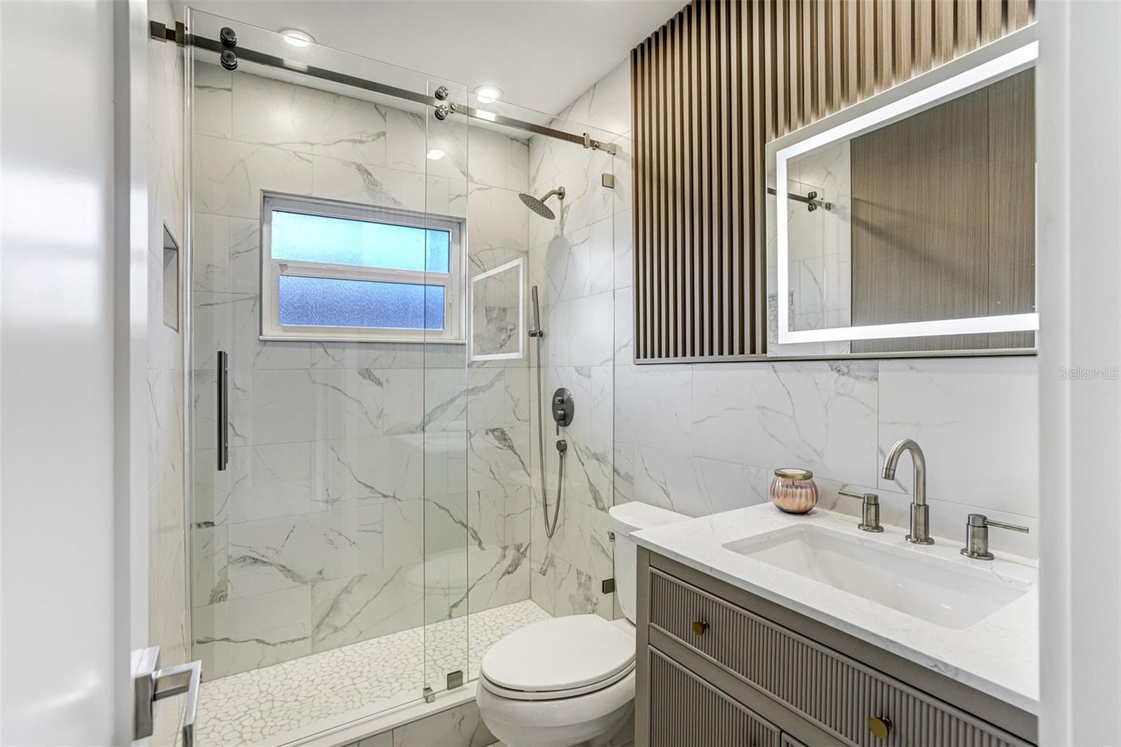 3923 DORAL DR — photo 28