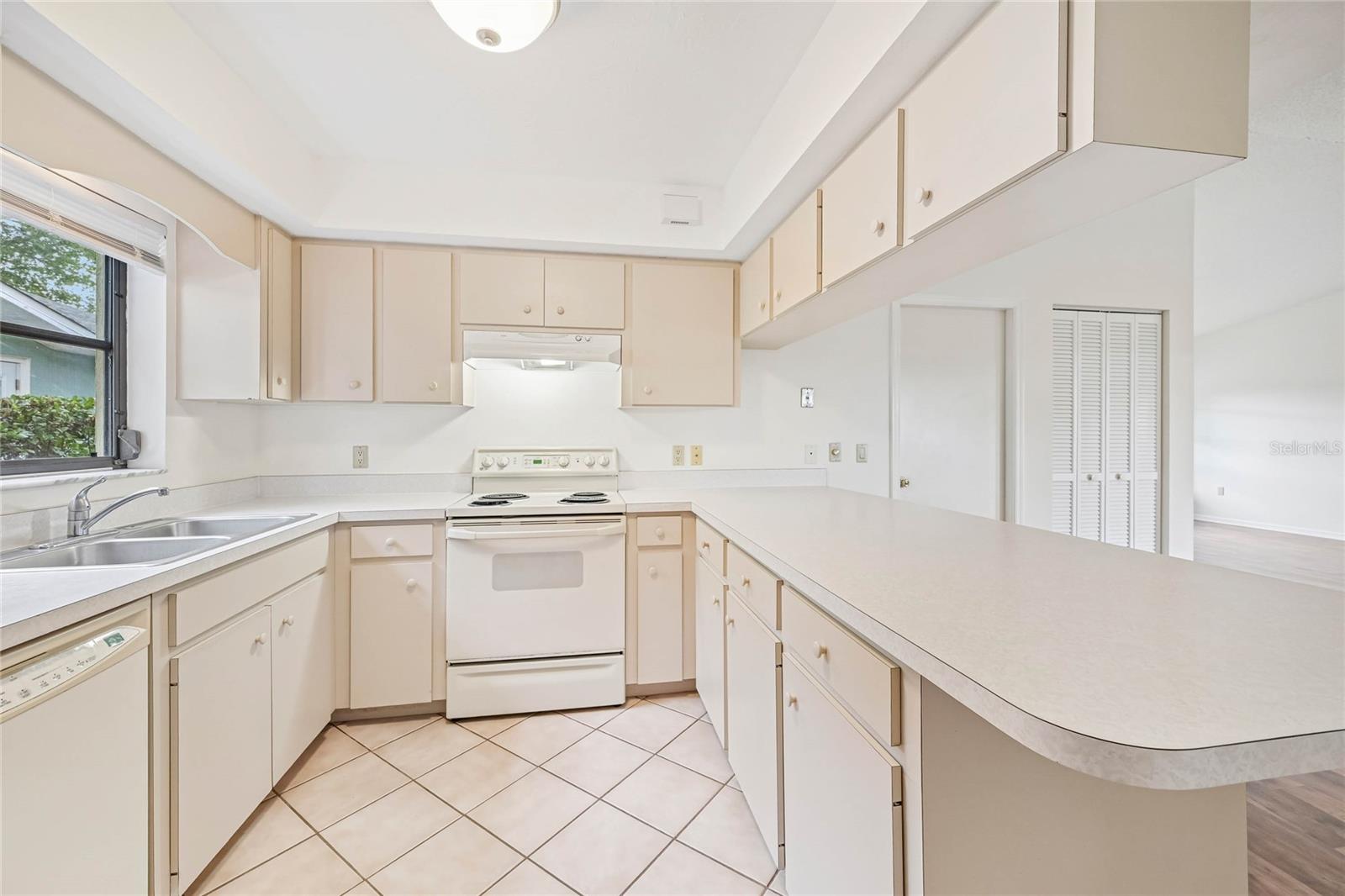 1441 STRADA D ORO — photo 15