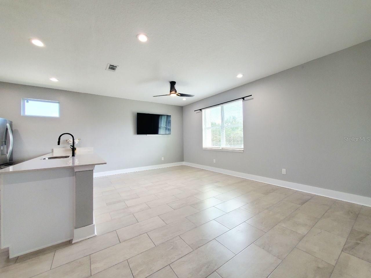 3420 TEMPLE ST #B — photo 3