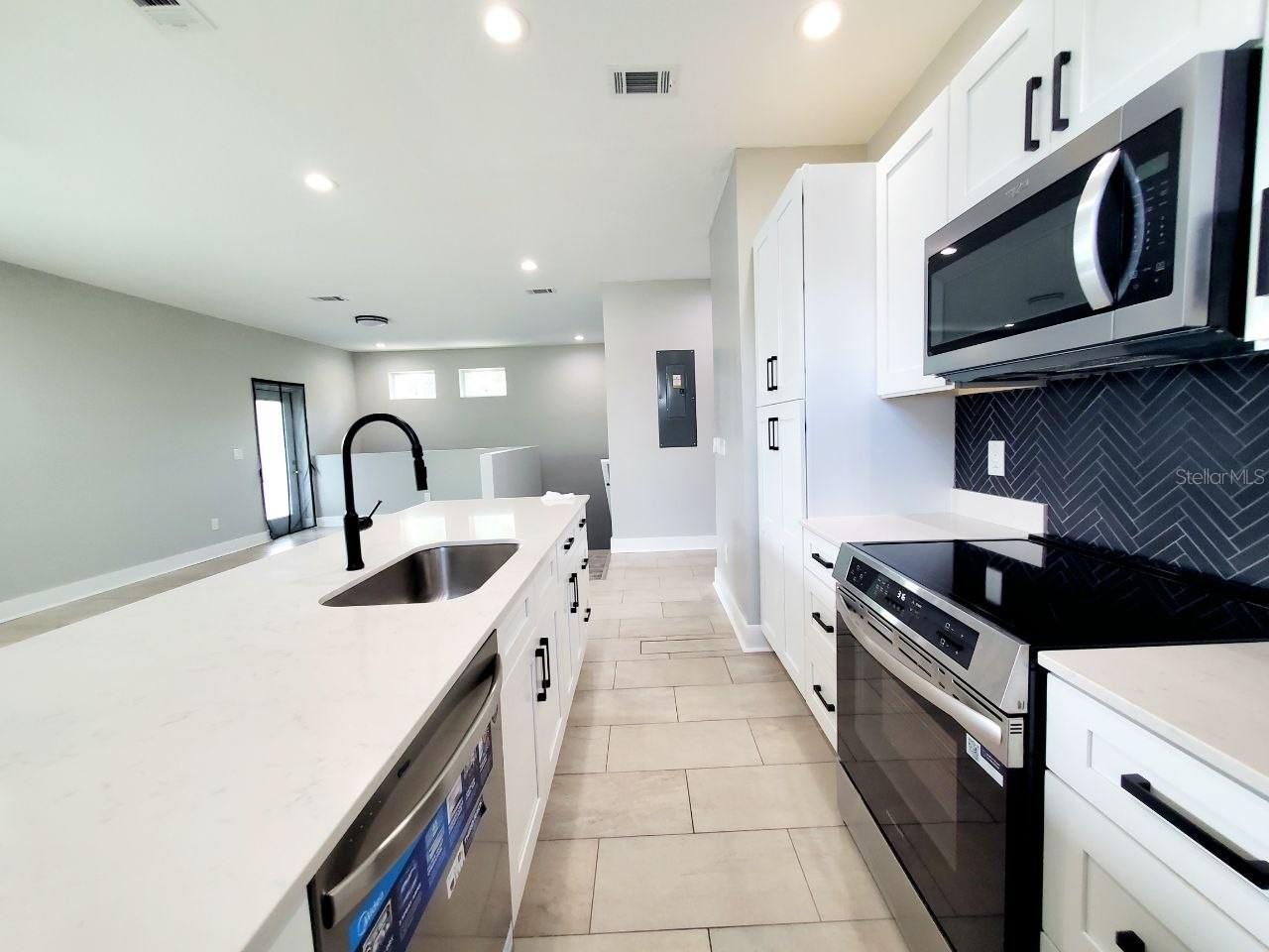 3420 TEMPLE ST #B — photo 7